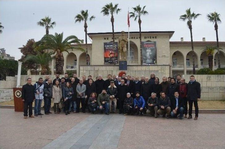 Mersin’de Gazeteciler Günü’nde Kelepçeli, Ekmekli Protesto G4