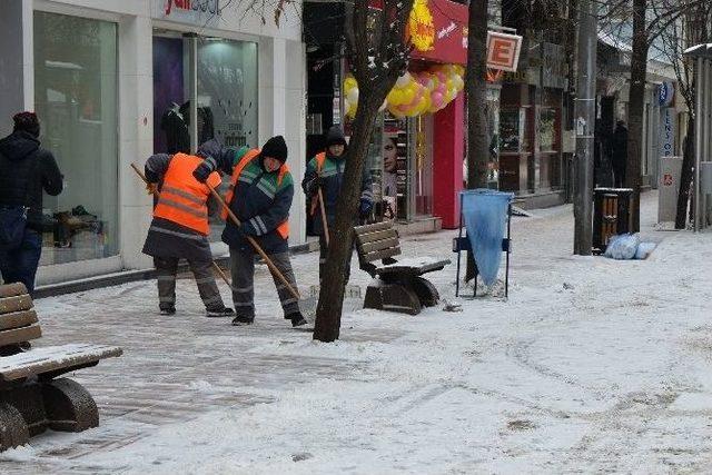 -5 Derecede Şehir Merkezine Kadın Eli Değdi