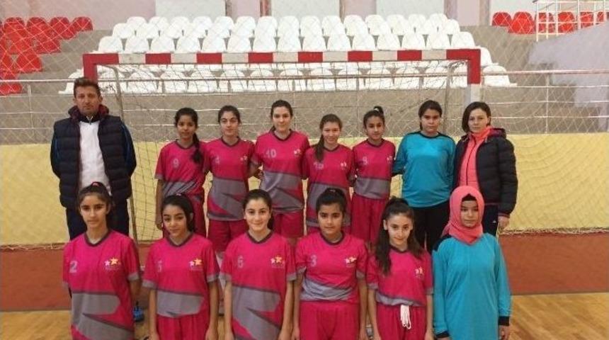 Aydın Hentbolde Çeyrek Finale Yükseldi