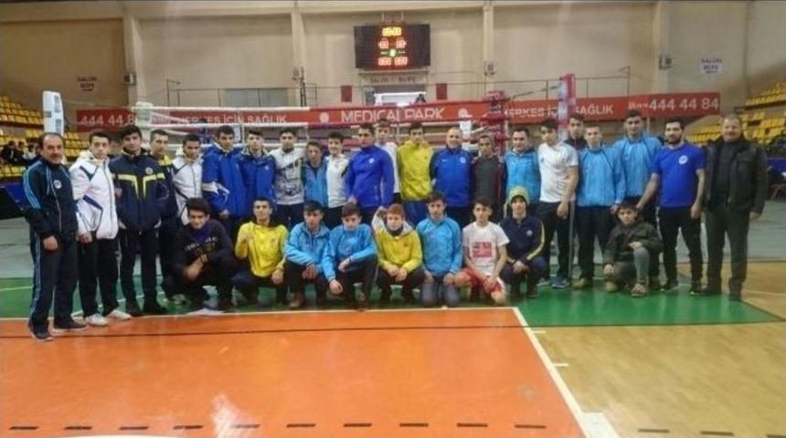 Kağıtsporlu Gen&ccedil; Boks&ouml;rler Umut Verdi