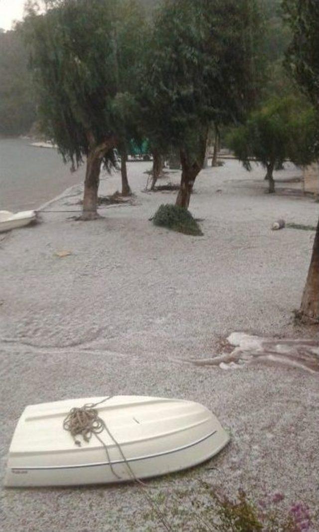 Marmaris’te Dolu Yağışı Etkili Oldu