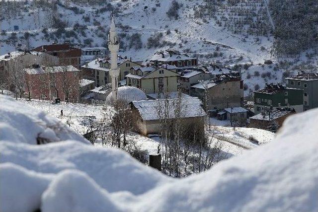 Gümüşhane’de 100 Köy Yolu Kar Yağışı Nedeniyle Ulaşıma Kapandı