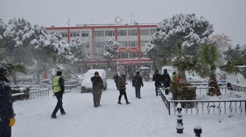Manisa&rsquo;da 6 İl&ccedil;ede Okullar Tatil Edildi