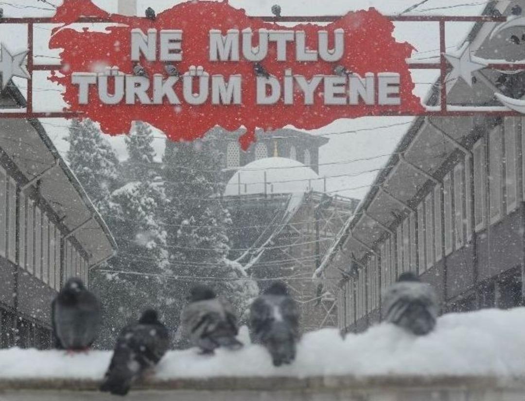 Balıkesir&rsquo;de Kar