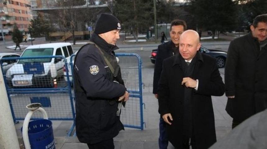 Başkan &Ccedil;olakbayrakdar Sabah &Ccedil;ayını Polislerle Birlikte İ&ccedil;ti