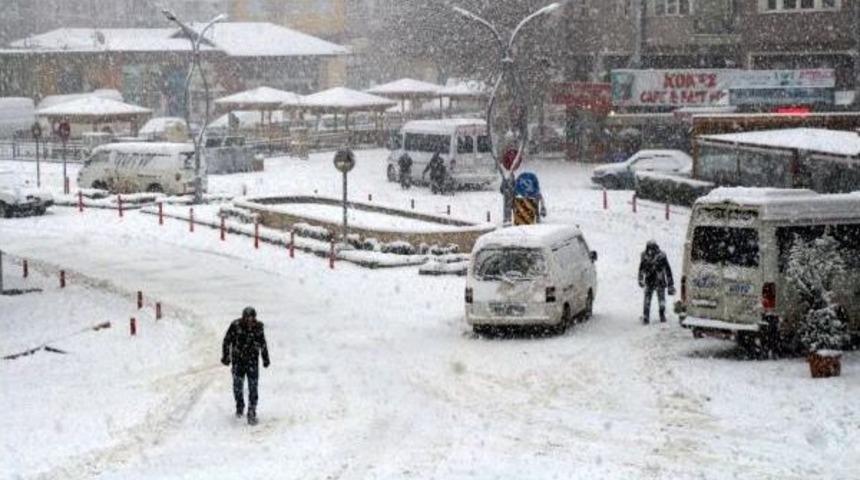 Bucak'ta Okullara Kar Tatili (2)