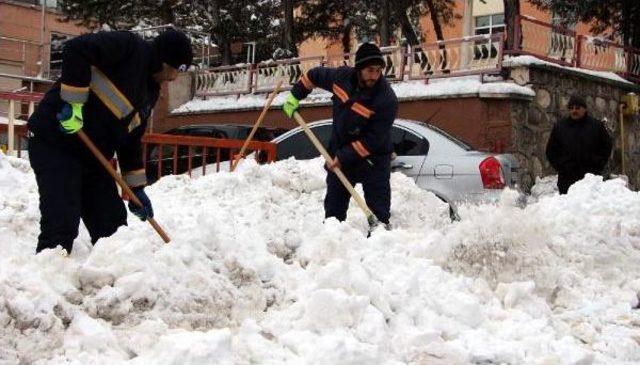 Sivas'ta 509 Köy Yolu Kardan Ulaşıma Kapalı
