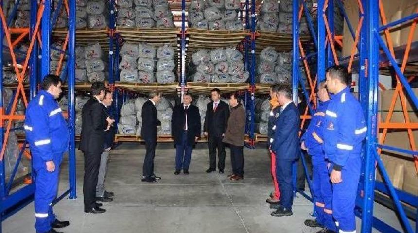 Balıkesir'de 208 Mahallenin Yolu Kardan Kapandı