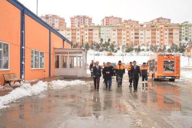 Balıkesir'de 208 Mahallenin Yolu Kardan Kapandı