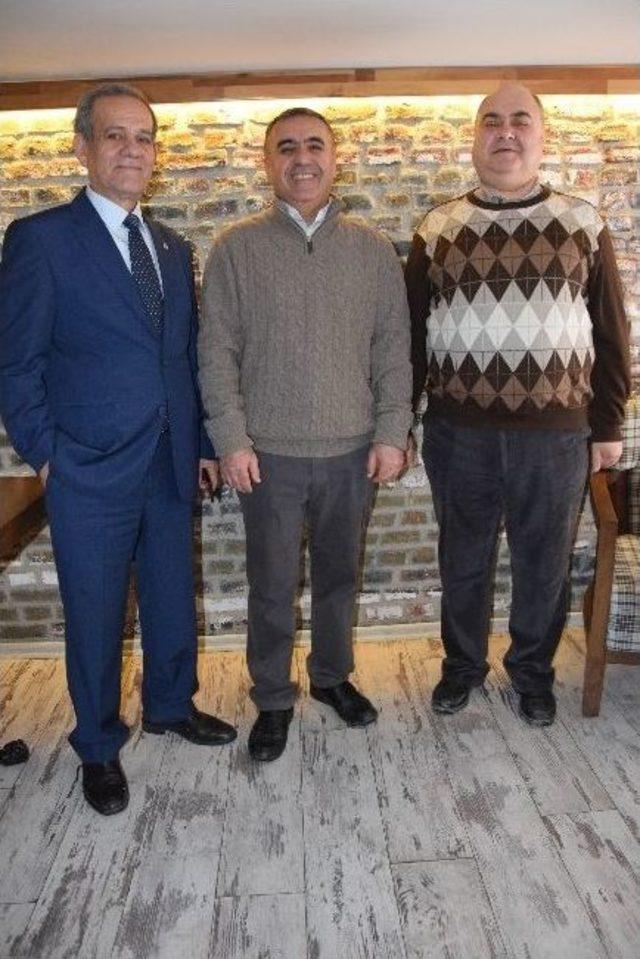 Özel Ümit’ten Gazetecilere Yüzde Yüz İndirim 1