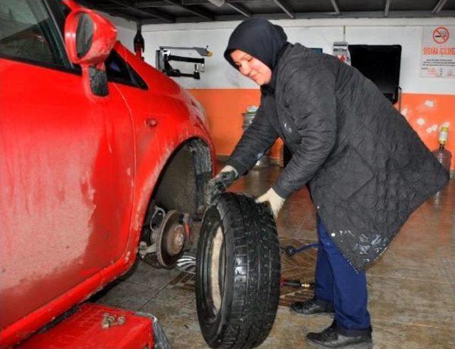 Kadın Girişimci, Kosgeb Kredisi Ile Oto Lastik Tamirhanesi Açtı 2