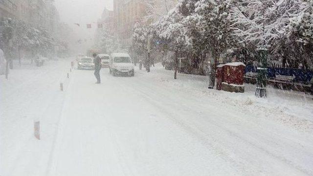 Isparta’da Kar Hayatı Olumsuz Etkiledi