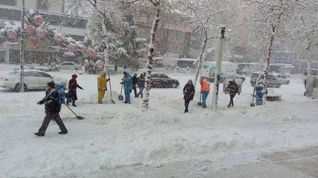 Isparta’da Kar Hayatı Olumsuz Etkiledi