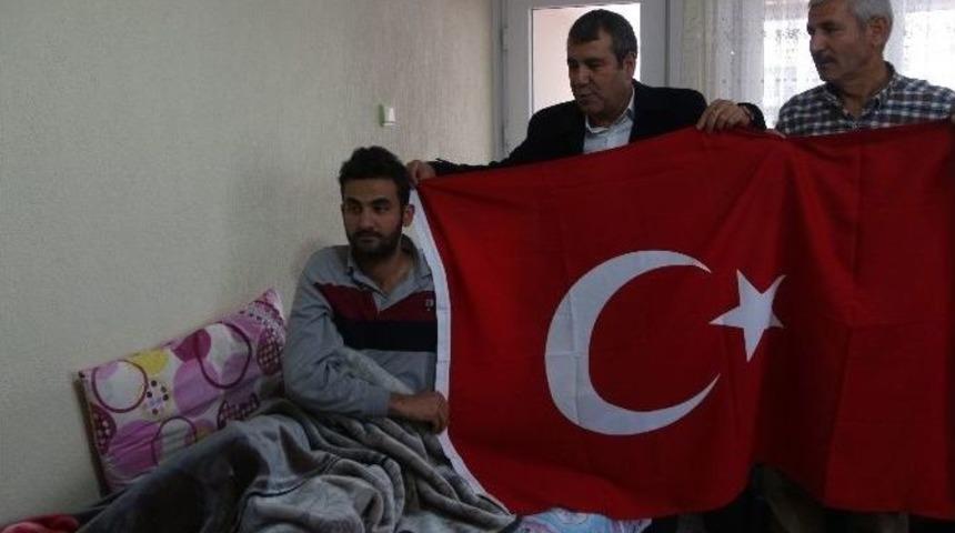 Yaralı Askerin Vatan Aşkı