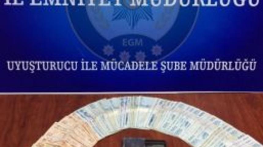 Kasten Adam &Ouml;ld&uuml;rme Su&ccedil;undan Aranan Şahıs Kokainle Yakalandı