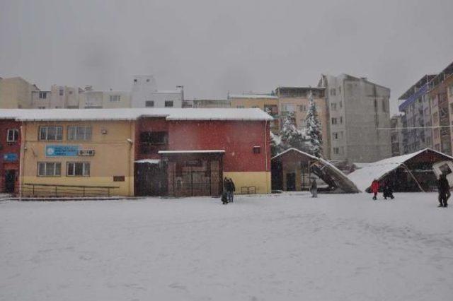 İlkokuldaki Kantinin &Ccedil;atısı &Ccedil;&ouml;kt&uuml; 3