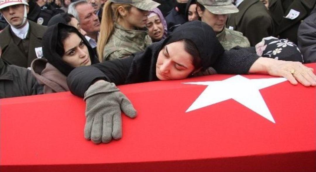 Kadın Astsubay Şehit Eşini &Ouml;perek Uğurladı