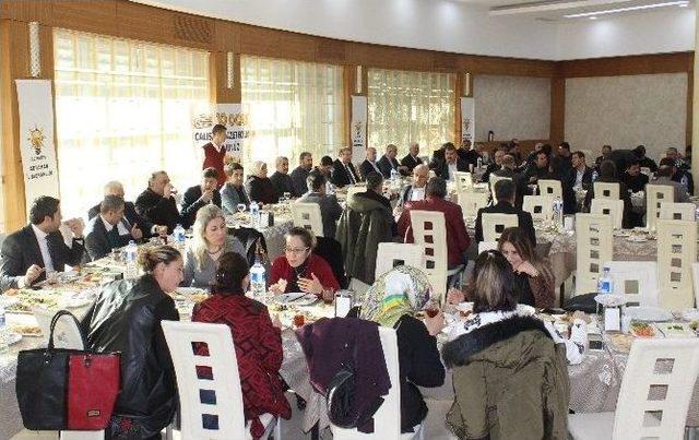 Ak Parti Teşkilatı Basın Mensuplarıyla Bir Araya Geldi