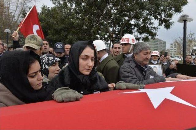 Şehit Bordo Bereli Astsubay Keskin'in Cenazesi Adana'ya Geldi (2)