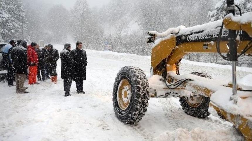 Osmangazi’de Karla Mücadele Kesintisiz Sürüyor