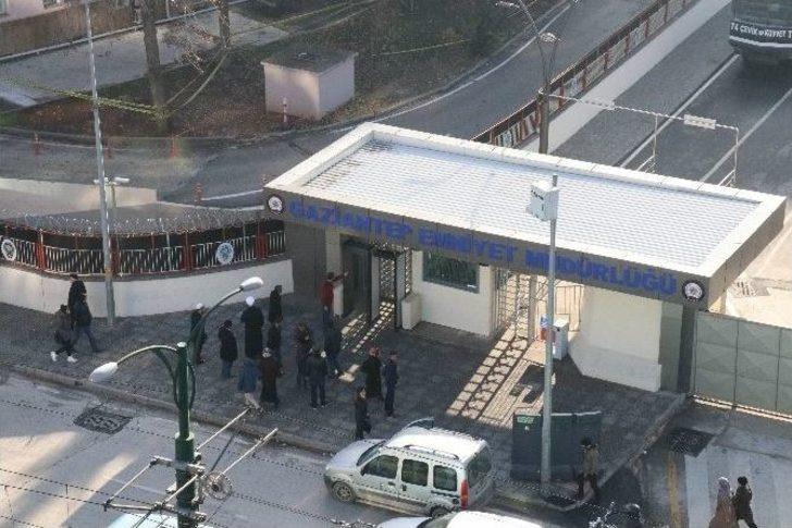 Gaziantep Emniyet Müdürlüğü Önünde Çatışma G4