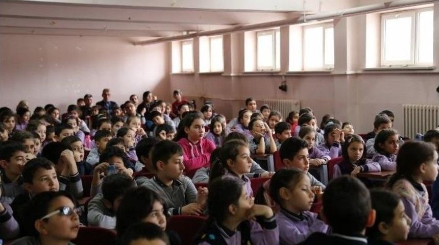 Erzincan Belediyesinden &Ouml;ğrencilere Temizlik Eğitimi
