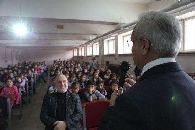 Erzincan Belediyesinden Öğrencilere Temizlik Eğitimi