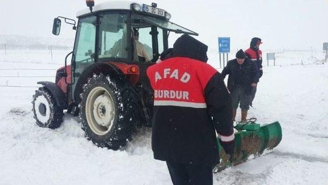 Kara Saplanan Okul Servisleri Kurtarıldı 1