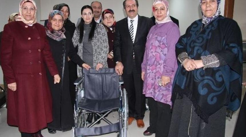 Ak Parti&rsquo;den İhtiya&ccedil; Sahiplerine Tekerlekli Sandalye