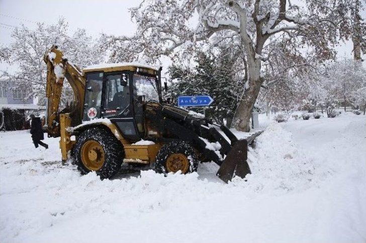 Döşemealtı Beyaza Büründü G5