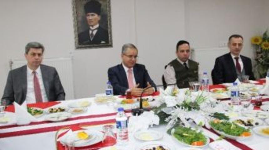 Vali Tapsız, Karaman Basını İle Biraraya Geldi