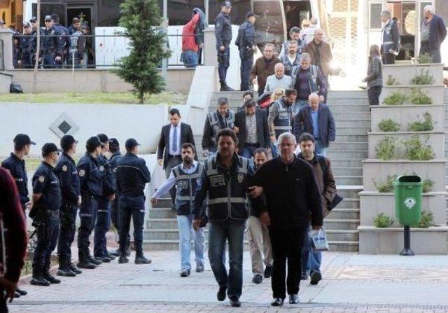 Mersin'de Chp'li Eski Başkan Ve Ekibinin Yargılanmasına Devam Edildi