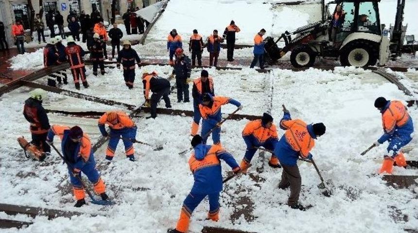 Atak&ouml;y&rsquo;de Tentenin Altında Kalan 1 Kişi Hayatını Kaybetti