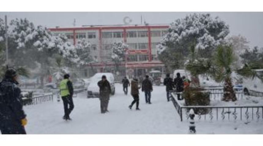 Soma Ve Kırkağa&ccedil;&rsquo;ta Okullar Yarın Da Tatil Edildi