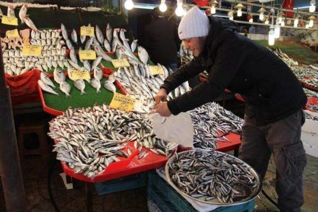 Tekneler Denize A&ccedil;ılamadı, Balık Fiyatları Arttı 2