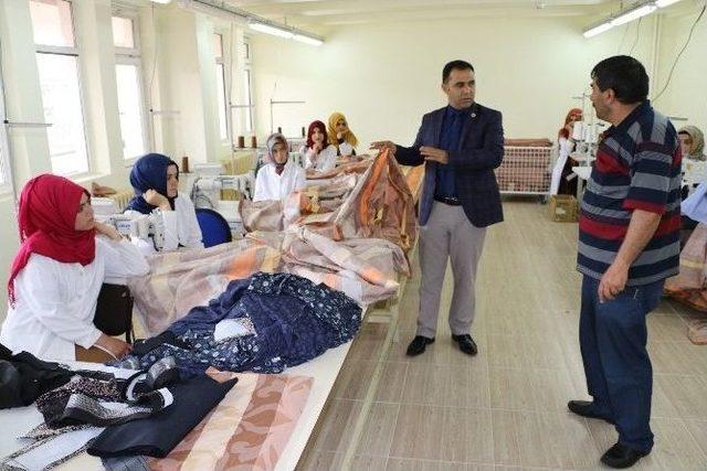 Otlukbelili Bayanlar &Uuml;retiyor Erzincan G&uuml;&ccedil;leniyor 1