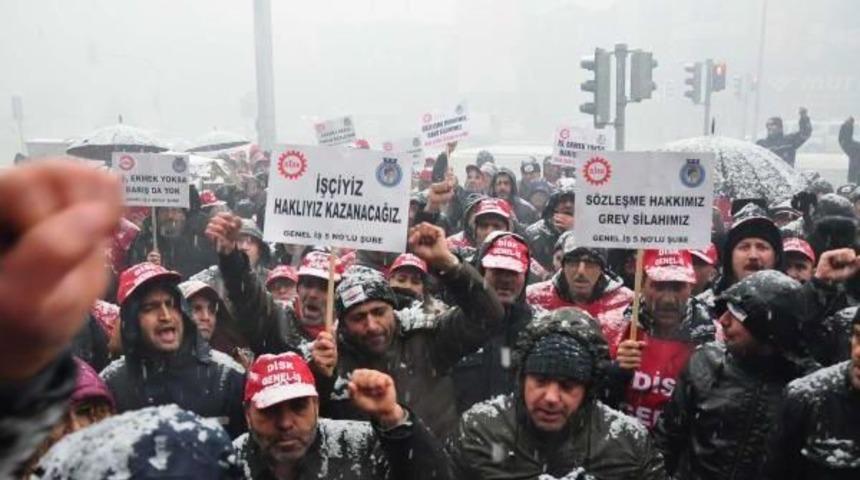 Karabağlar Belediyesi'nde Grev Ilanı Asıldı