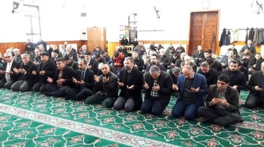 Gazeteciler Ve Şehitler İ&ccedil;in Mevlit Okutuldu