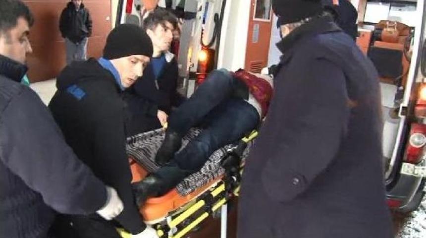 Camideki &Ccedil;&ouml;kmeyle Yaralananlar Hastaneye Getirildi (2)