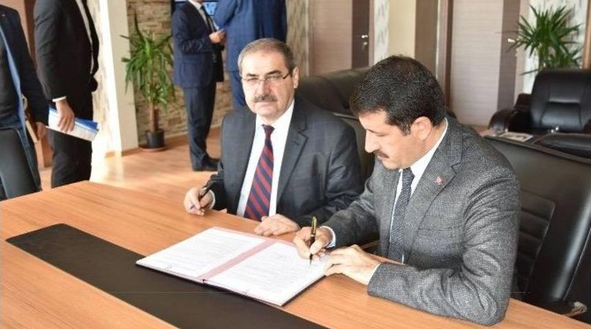 Eyy&uuml;biye Belediyesi Kent Ormanı İ&ccedil;in Kolları Sıvadı