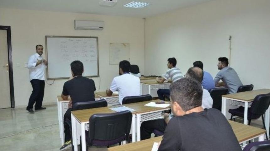 &Ouml;ğrenciler Gen&ccedil;lik Merkezinde Arap&ccedil;a &Ouml;ğreniyor