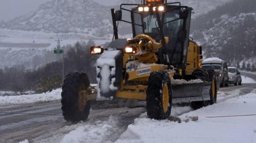 B&uuml;y&uuml;kşehir&rsquo;in Kar İle M&uuml;cadelesi