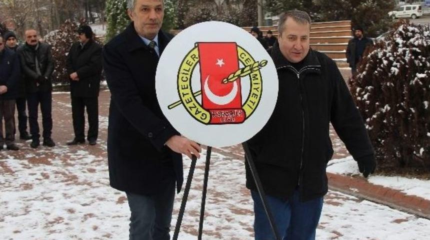 Gazeteciler G&uuml;nlerini Kutladı