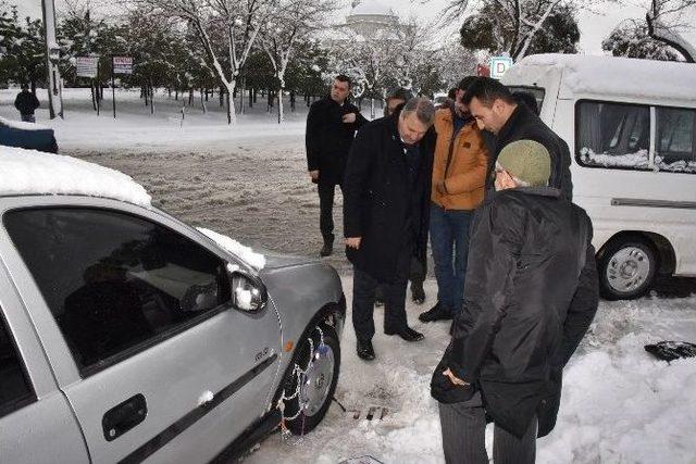 Karda Kalan Vatandaşların İmdadına Belediye Yetişti 1