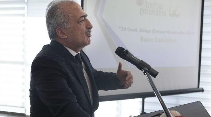 Rekt&ouml;r &Ccedil;omaklı, 10 Ocak &Ccedil;alışan Gazeteciler G&uuml;n&uuml;nde Basın Mensuplarıyla Kahvaltıda Bir Araya Geldi