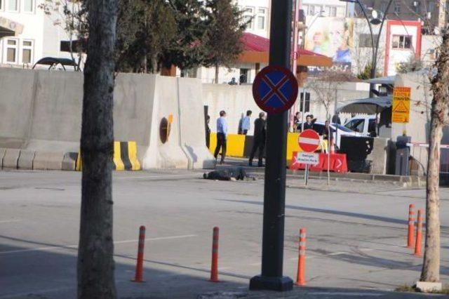 Gaziantep Emniyet M&uuml;d&uuml;rl&uuml;ğ&uuml; ne Saldıran Ter&ouml;rist &Ouml;ld&uuml;r&uuml;ld&uuml; 1