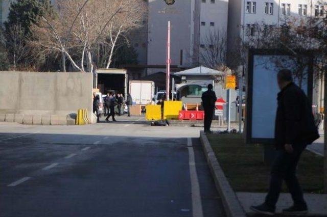 Gaziantep Emniyet M&uuml;d&uuml;rl&uuml;ğ&uuml; ne Saldıran Ter&ouml;rist &Ouml;ld&uuml;r&uuml;ld&uuml; 2