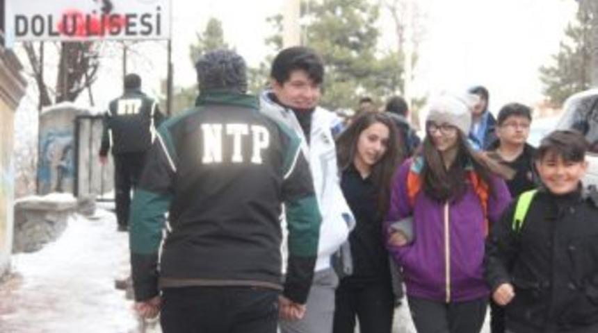 Bolu&rsquo;da Narkotim Ekiplerinden Okullarda Uygulama