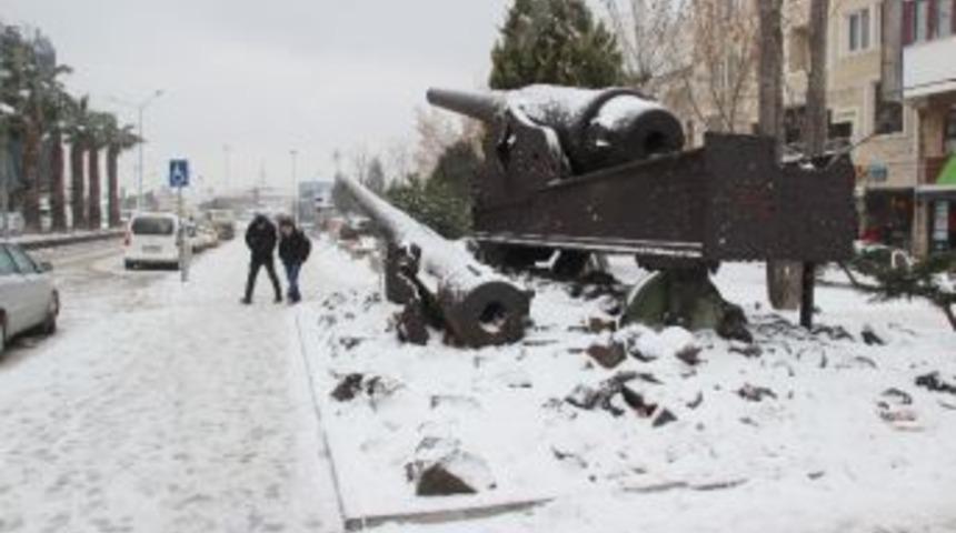 &Ccedil;anakkale&rsquo;de 9 İl&ccedil;ede Kar Tatili