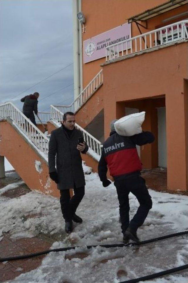 Okul Bahçeleri Deniz Suyu İle Temizleniyor